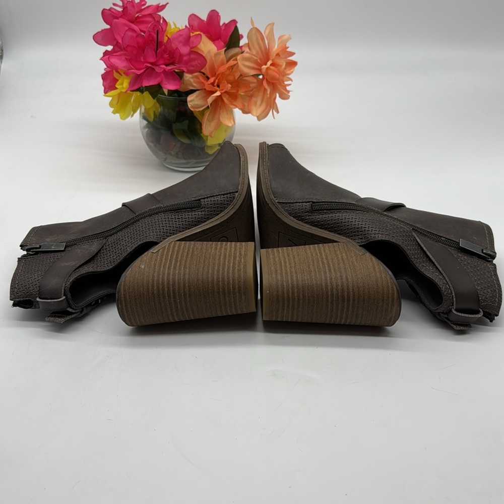 DV by Dolce Vita Brown Block Heel Peep Toe Sandal Size9 MCH7169D - Picture 5 of 7